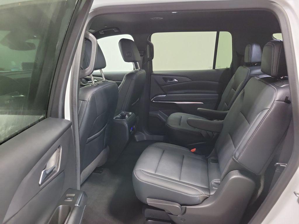 used 2024 Chevrolet Traverse car, priced at $34,799