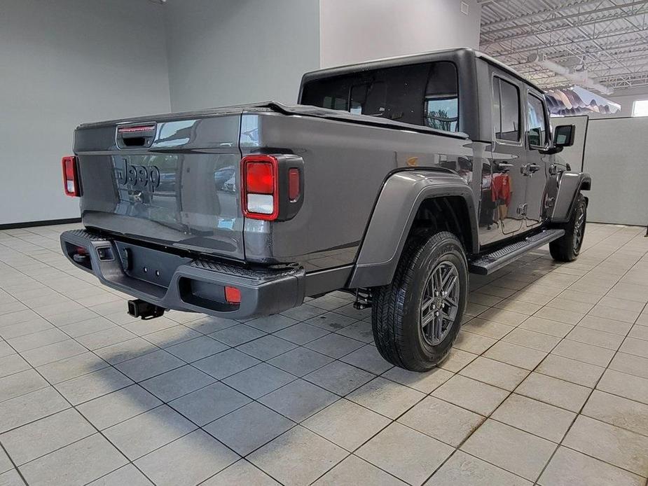 new 2024 Jeep Gladiator car, priced at $47,097