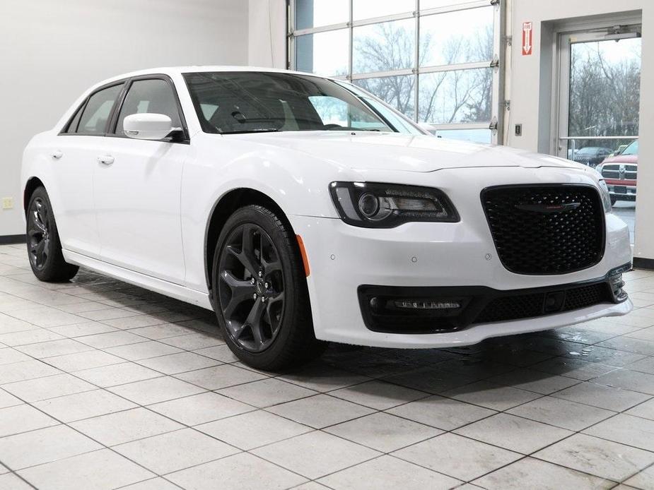 new 2023 Chrysler 300 car, priced at $44,572