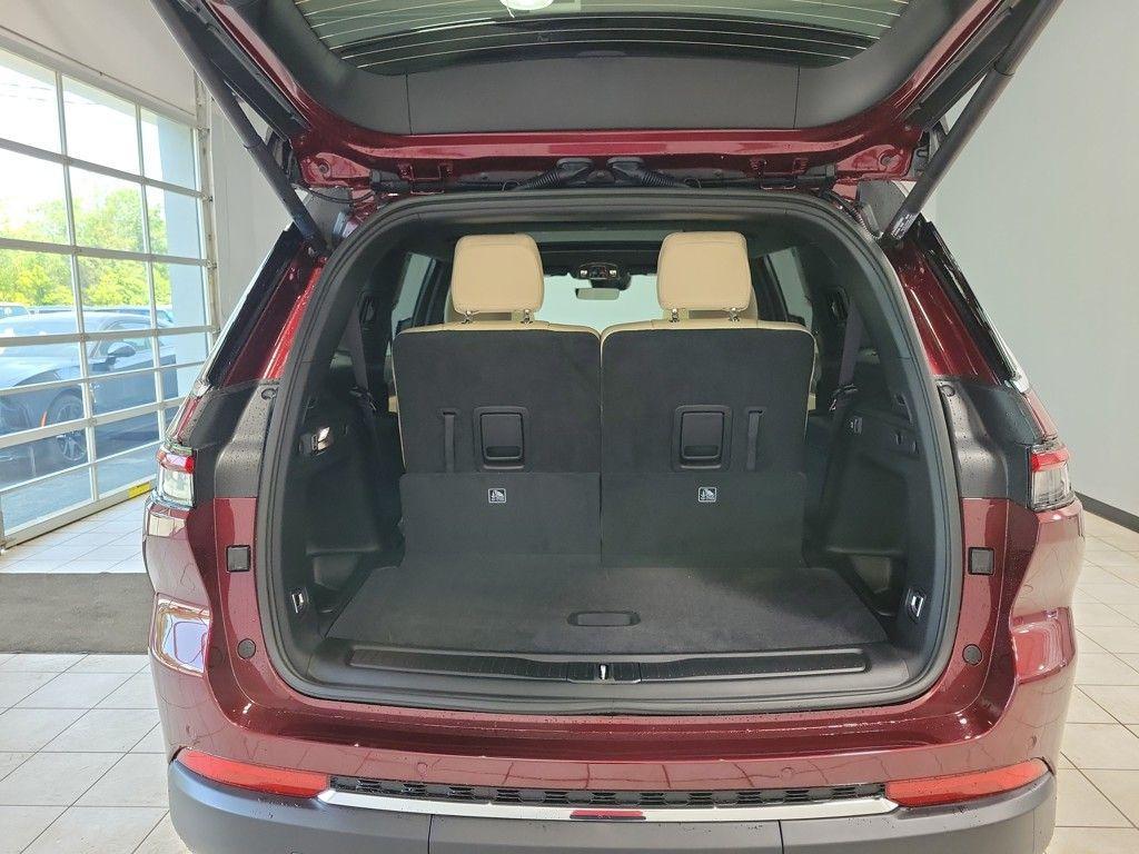 new 2025 Jeep Grand Cherokee L car, priced at $47,952