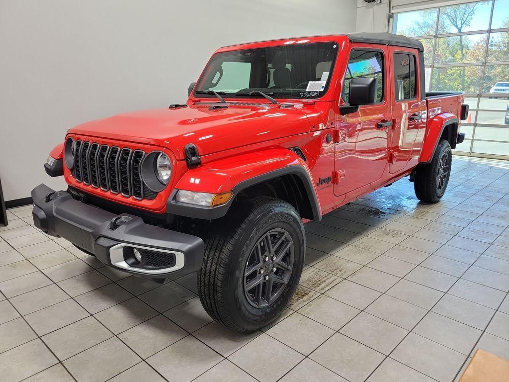 new 2025 Jeep Gladiator car, priced at $43,789