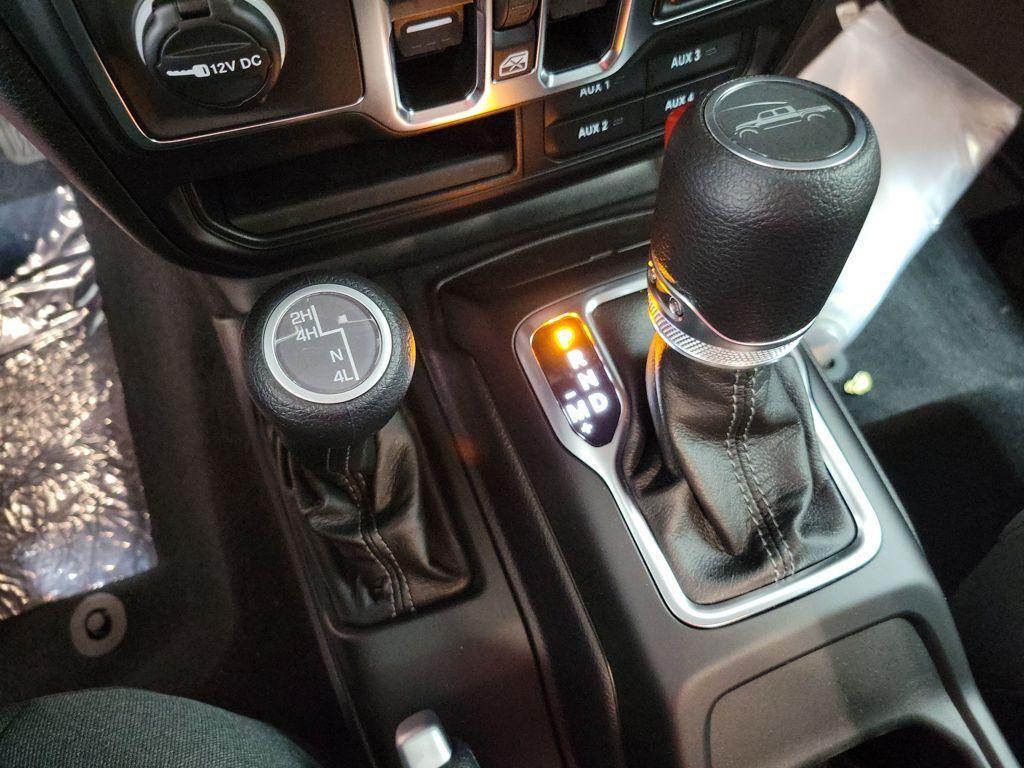 new 2025 Jeep Gladiator car, priced at $43,789