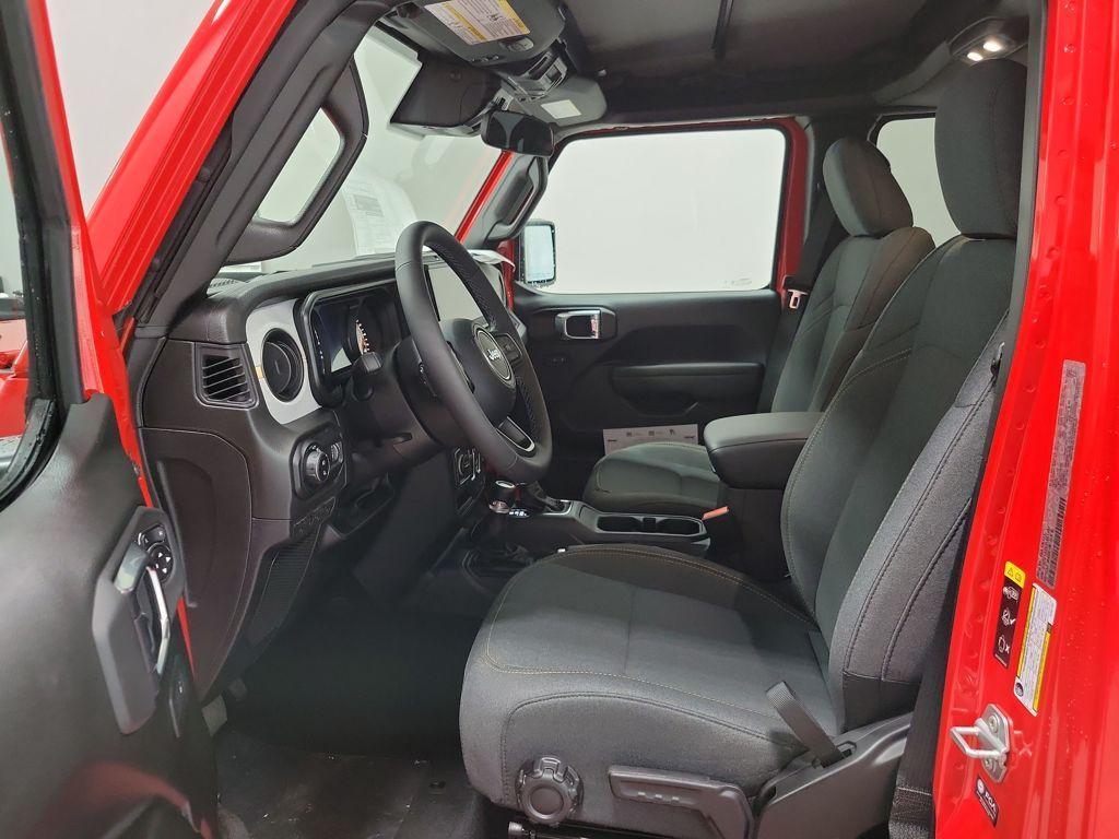 new 2025 Jeep Gladiator car, priced at $43,789