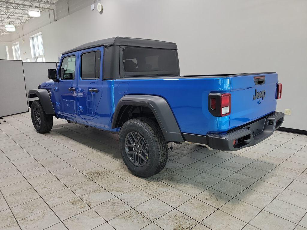 new 2026 Jeep Gladiator car, priced at $45,890
