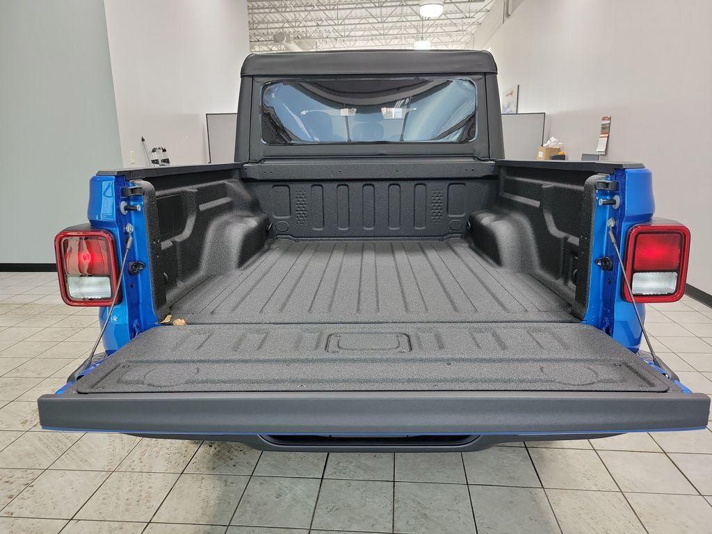 new 2026 Jeep Gladiator car, priced at $45,890