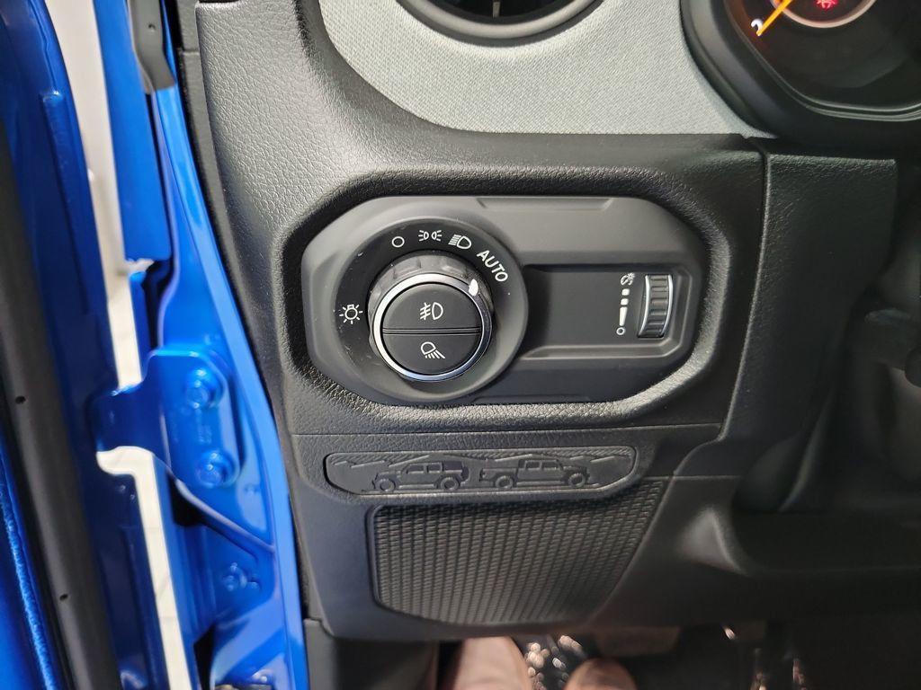 new 2026 Jeep Gladiator car, priced at $45,890