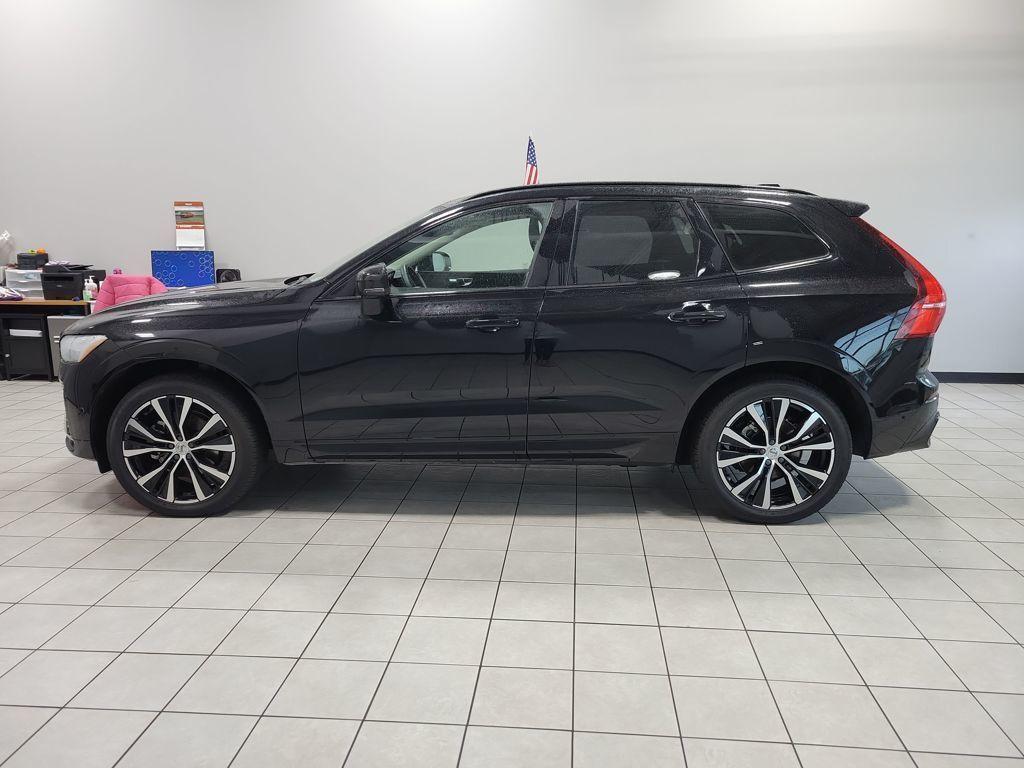 used 2025 Volvo XC60 car, priced at $35,899