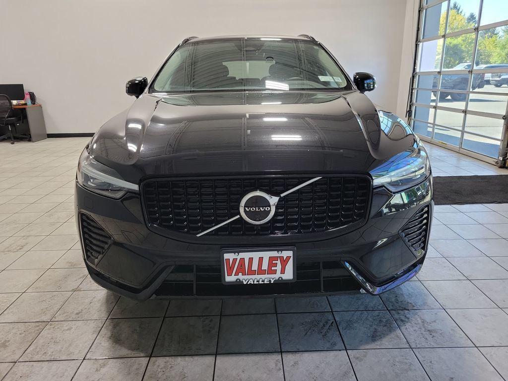 used 2025 Volvo XC60 car, priced at $36,999