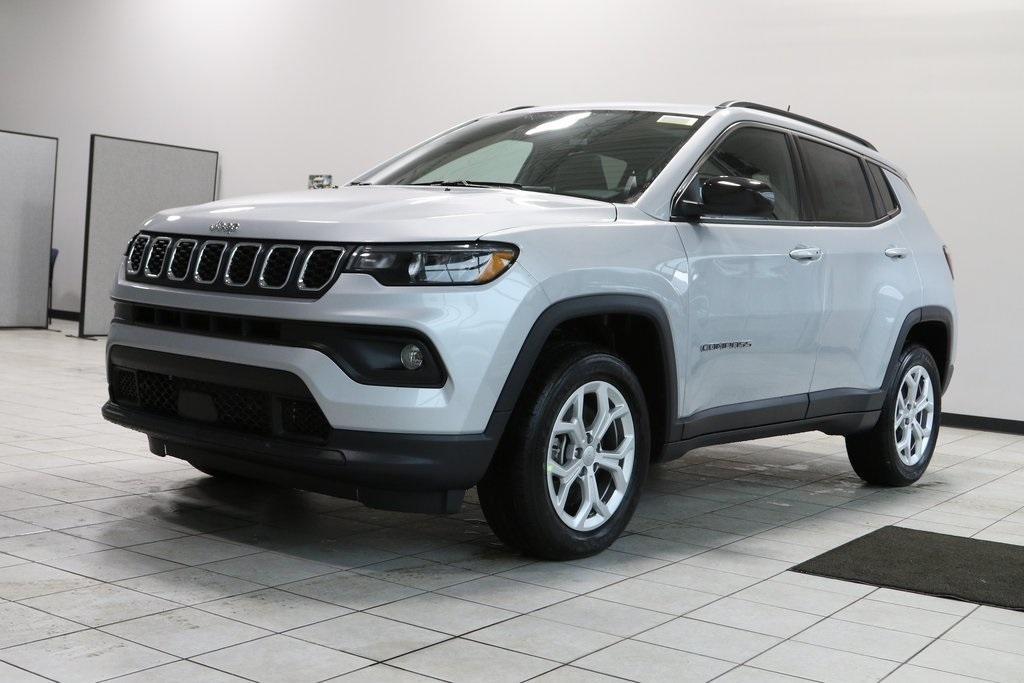 new 2024 Jeep Compass car, priced at $30,500