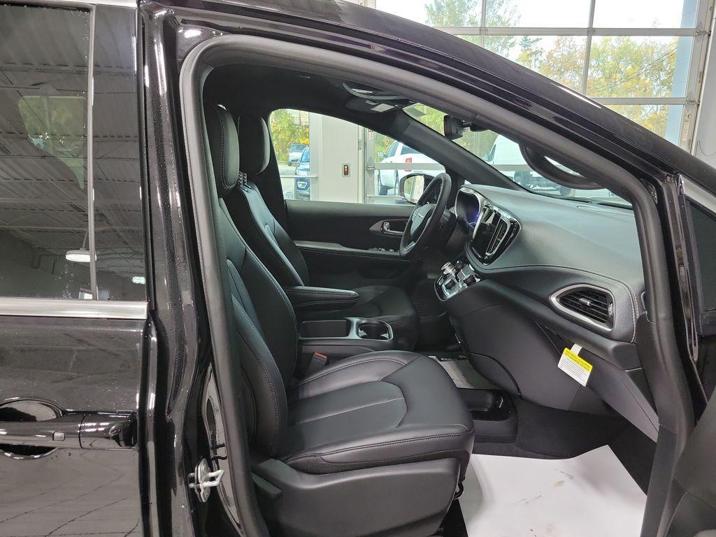 new 2026 Chrysler Pacifica car, priced at $45,360