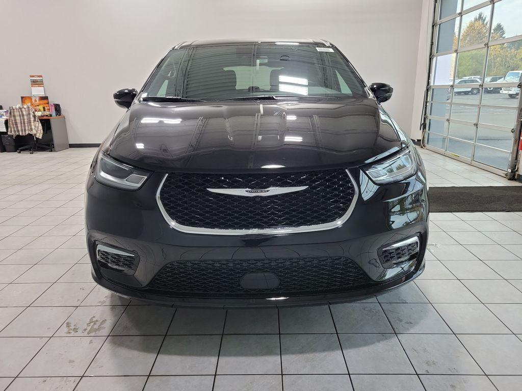new 2026 Chrysler Pacifica car, priced at $45,360