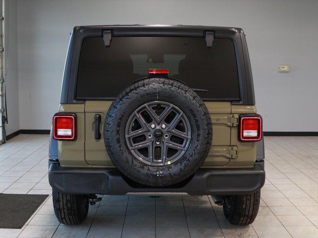 new 2025 Jeep Wrangler car, priced at $47,917