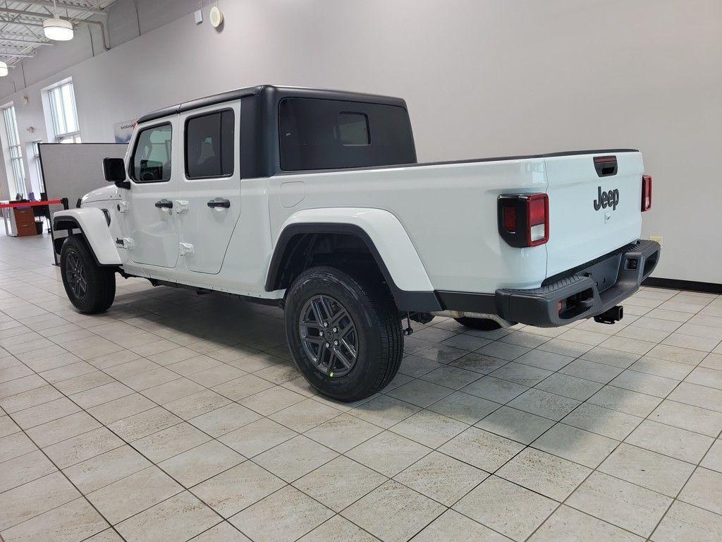 new 2025 Jeep Gladiator car, priced at $44,709