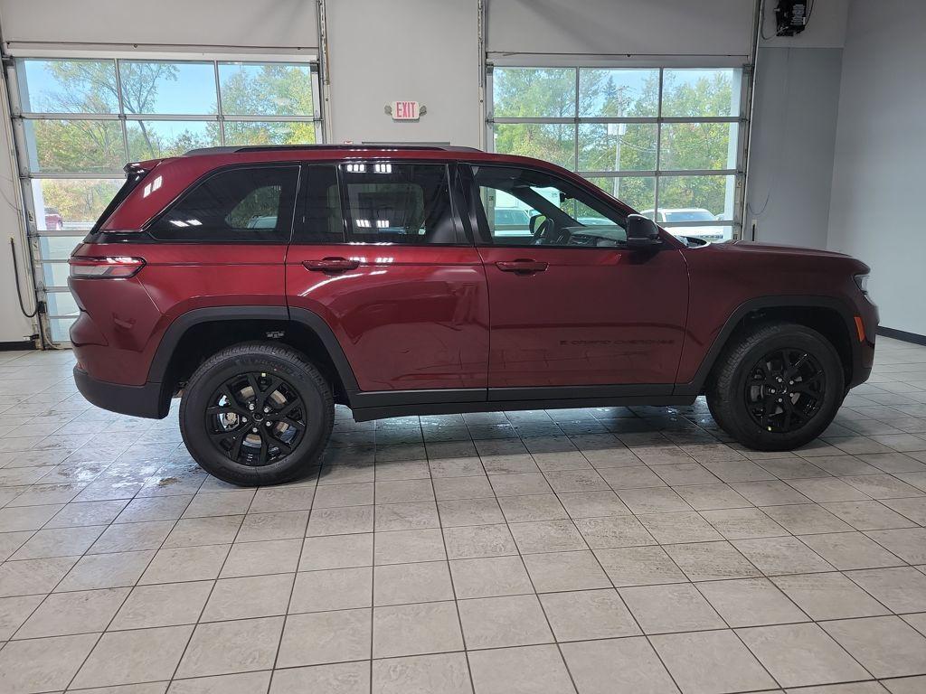 new 2025 Jeep Grand Cherokee car, priced at $44,708