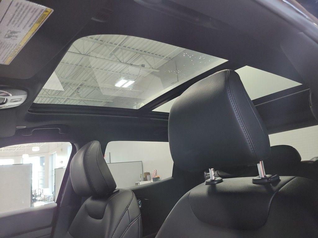 new 2025 Jeep Compass car, priced at $32,860