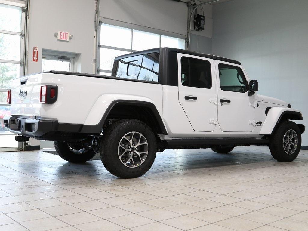 new 2024 Jeep Gladiator car, priced at $46,347