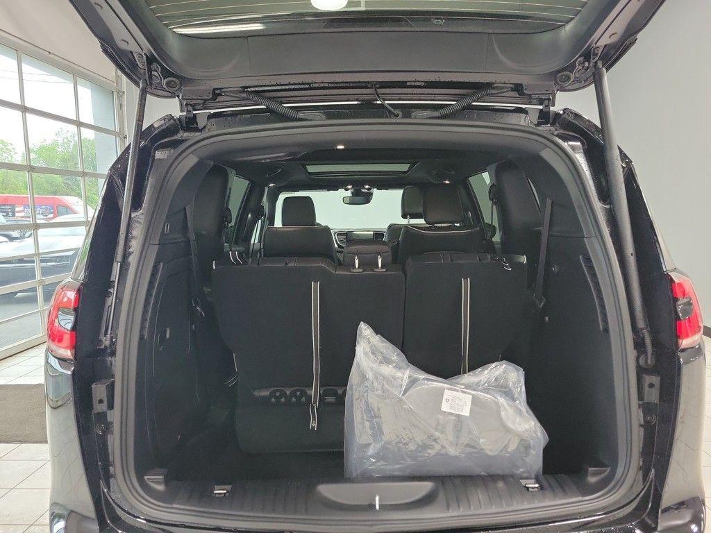 new 2025 Chrysler Pacifica Hybrid car, priced at $44,830