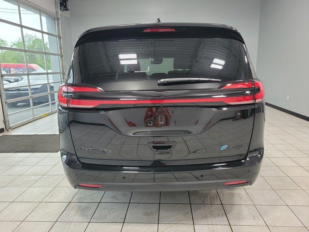 new 2025 Chrysler Pacifica Hybrid car, priced at $44,830