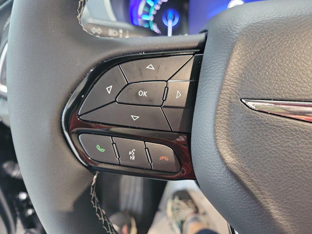 new 2025 Chrysler Pacifica Hybrid car, priced at $44,830