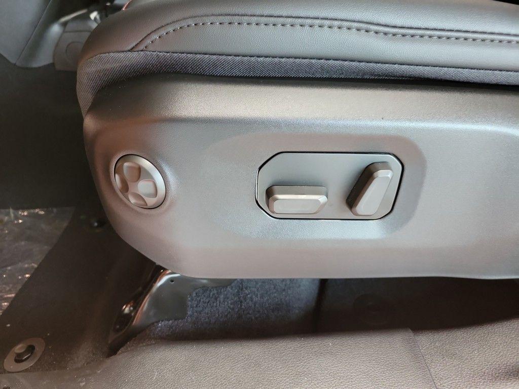 new 2025 Jeep Wrangler car, priced at $68,696