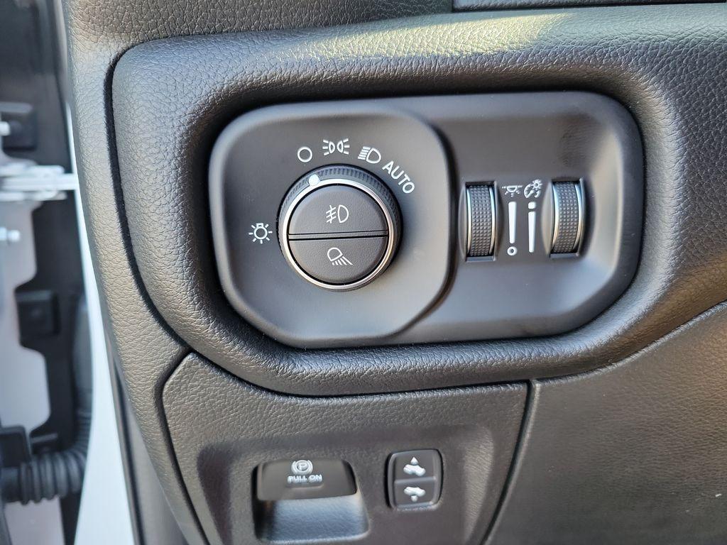 new 2025 Ram 1500 car, priced at $47,121