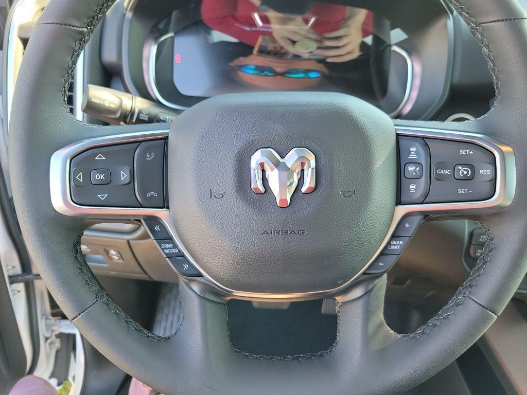 new 2025 Ram 1500 car, priced at $47,121