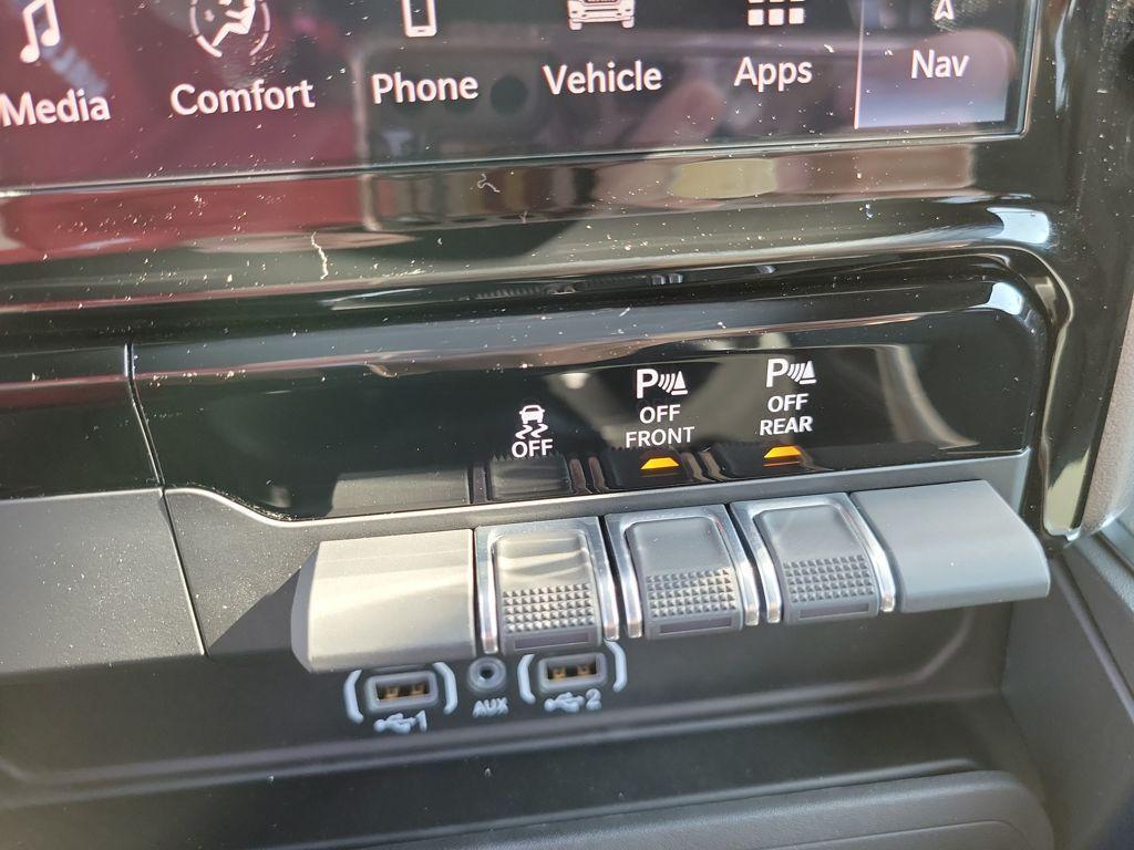 new 2025 Ram 1500 car, priced at $47,121