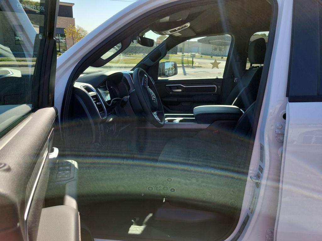 new 2025 Ram 1500 car, priced at $47,121