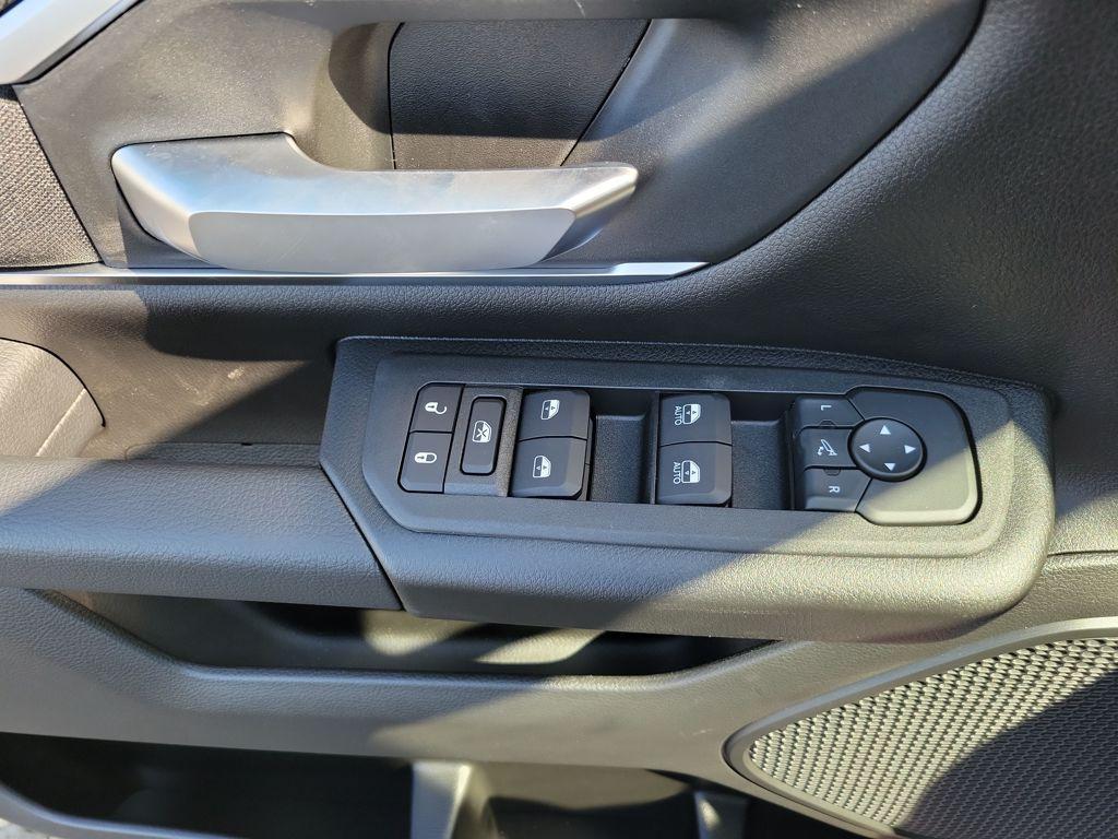 new 2025 Ram 1500 car, priced at $47,121