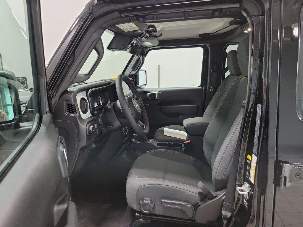 new 2025 Jeep Gladiator car, priced at $46,146