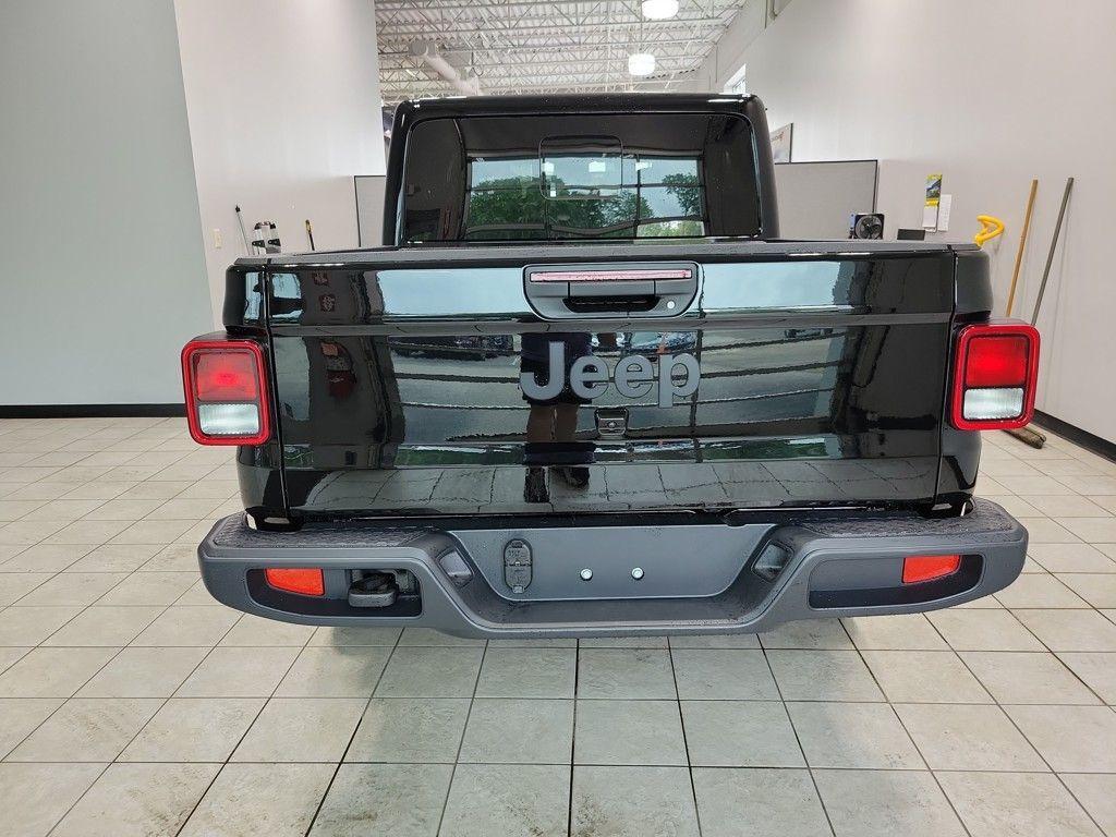 new 2025 Jeep Gladiator car, priced at $46,146
