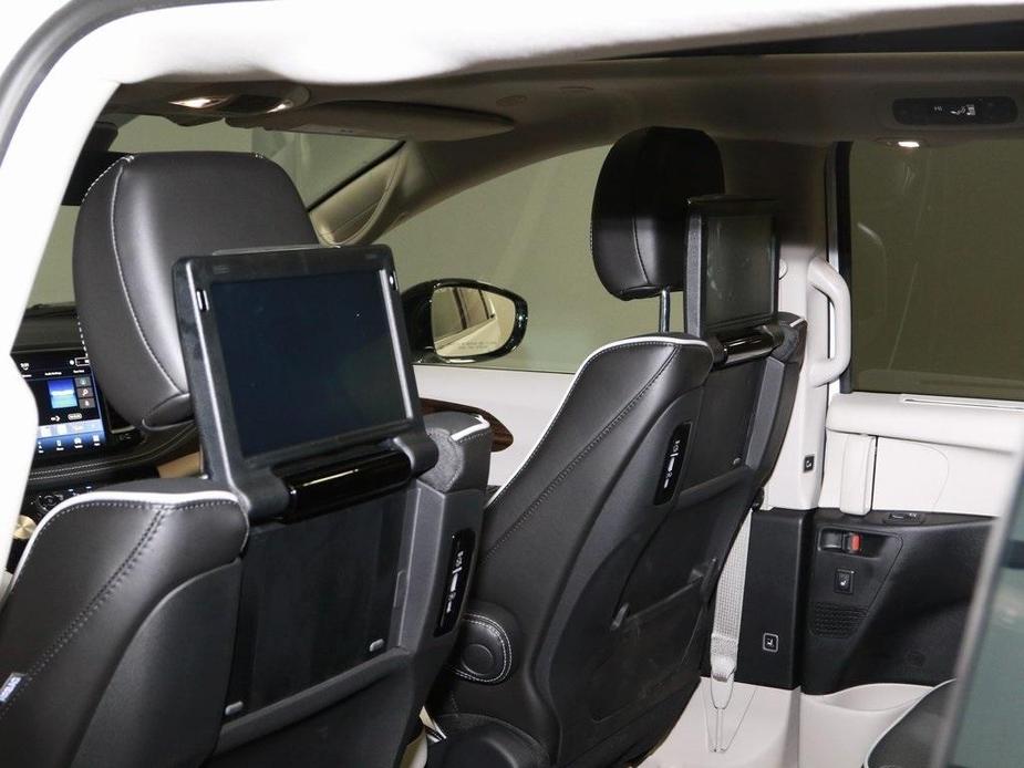 new 2024 Chrysler Pacifica car, priced at $49,911