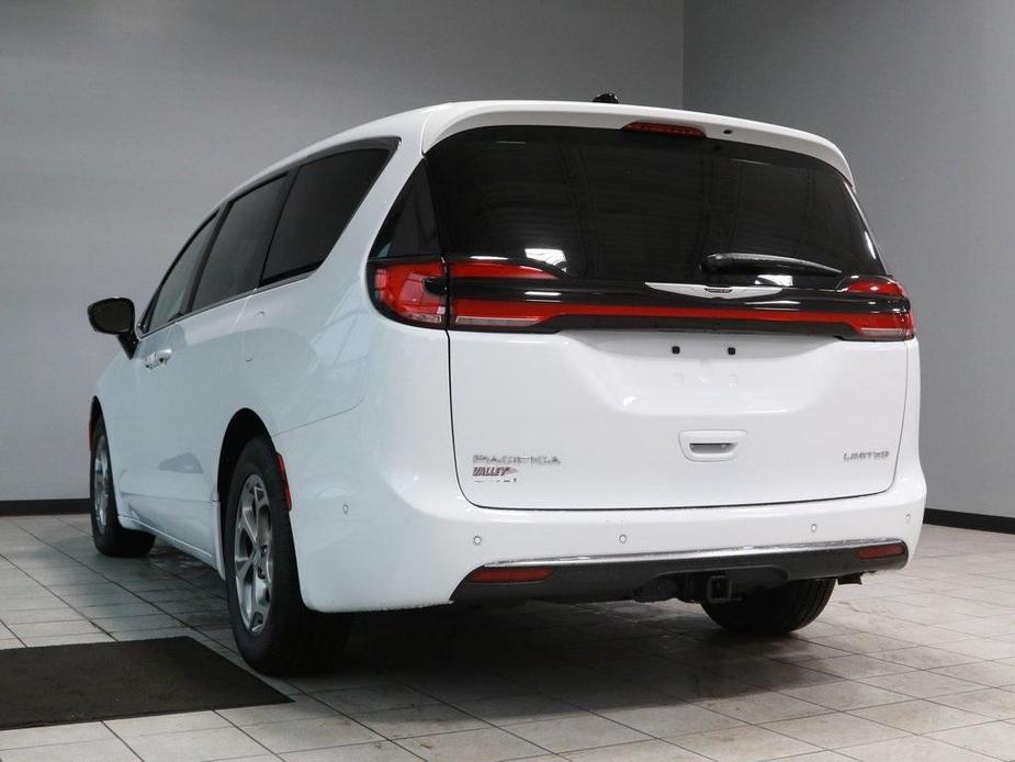 new 2024 Chrysler Pacifica car, priced at $49,911