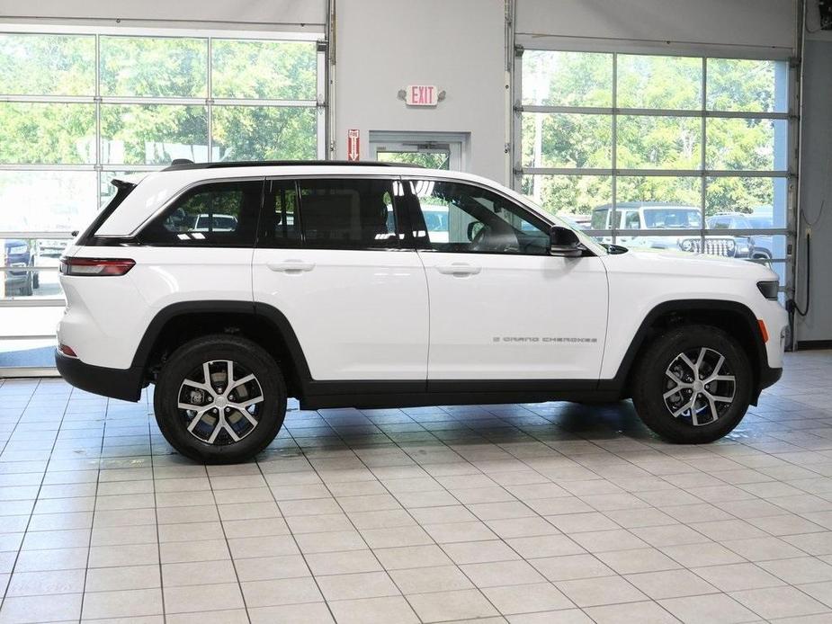 new 2024 Jeep Grand Cherokee car, priced at $43,243