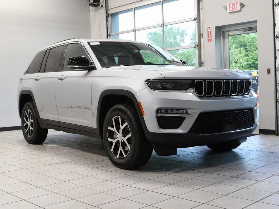 new 2024 Jeep Grand Cherokee car, priced at $50,560