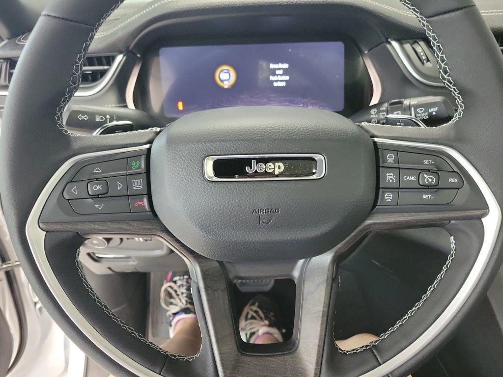 new 2025 Jeep Grand Cherokee car, priced at $48,259