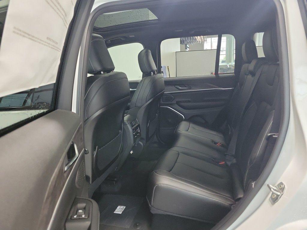 new 2025 Jeep Grand Cherokee car, priced at $43,680