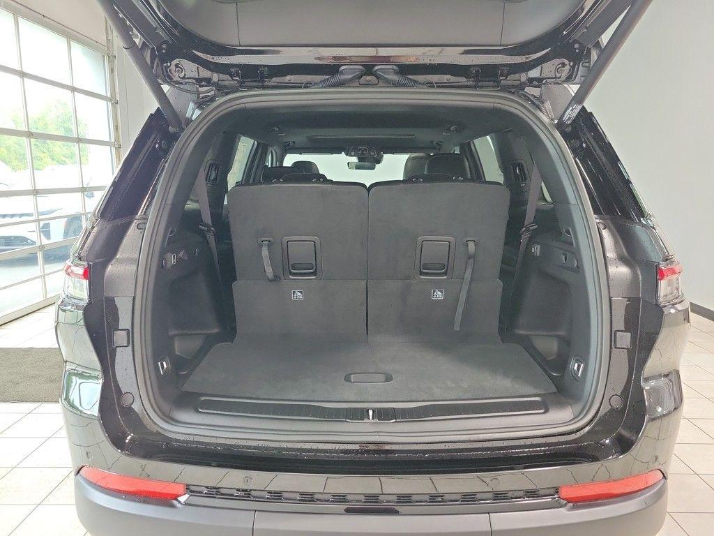new 2025 Jeep Grand Cherokee L car, priced at $45,022
