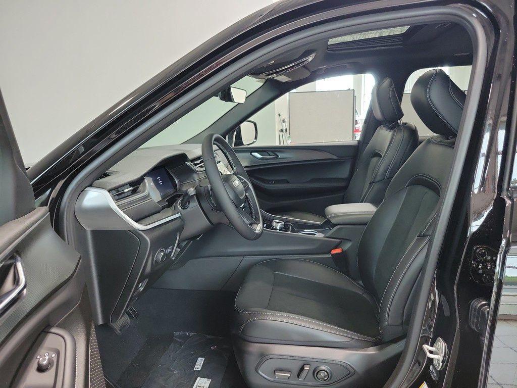 new 2025 Jeep Grand Cherokee L car, priced at $45,523