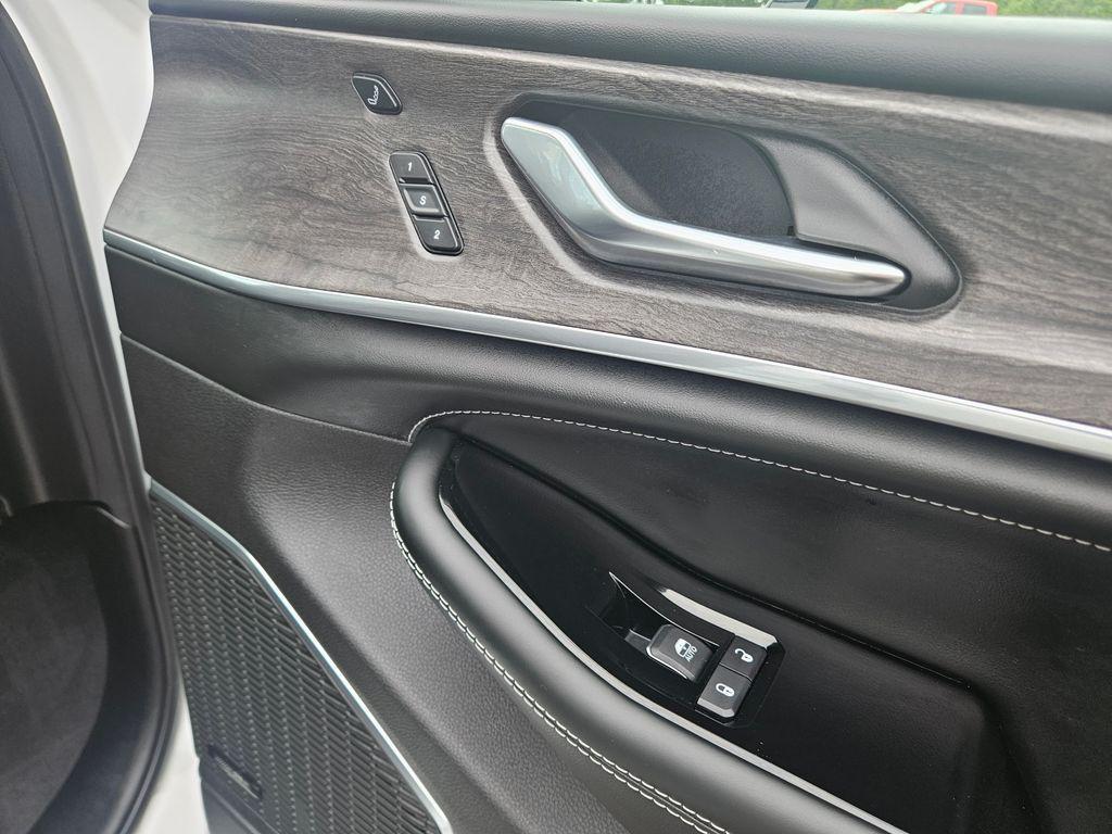 used 2024 Jeep Grand Cherokee car, priced at $51,000