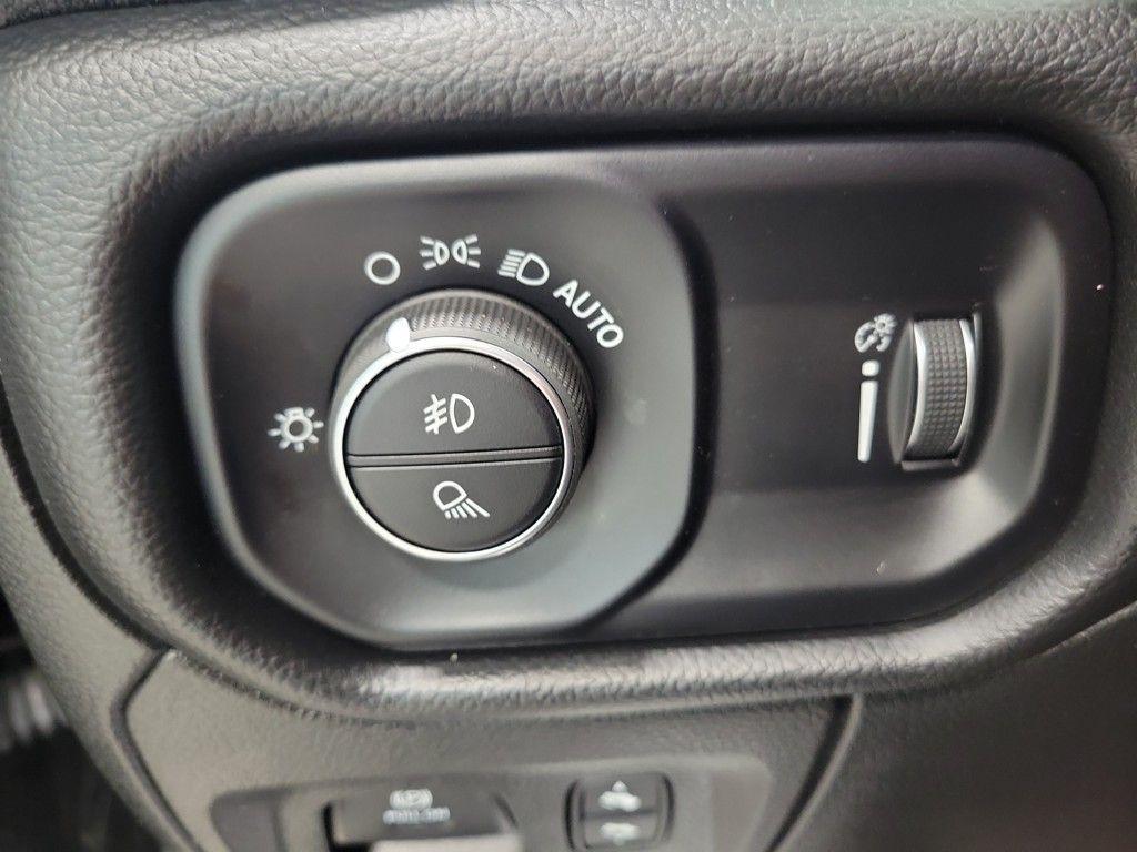used 2022 Ram 1500 car, priced at $32,000