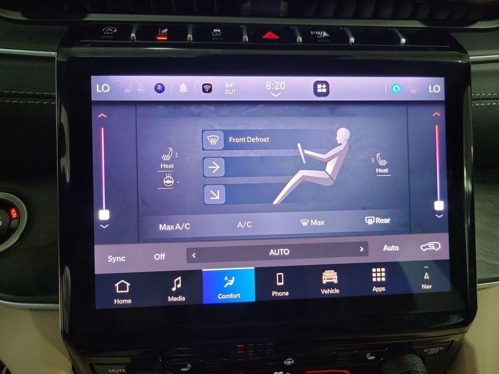 new 2025 Jeep Grand Cherokee car, priced at $41,992