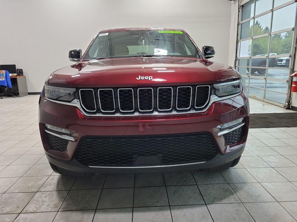 new 2025 Jeep Grand Cherokee car, priced at $41,992