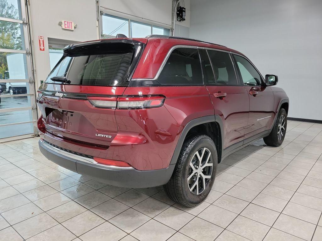 new 2025 Jeep Grand Cherokee car, priced at $41,992