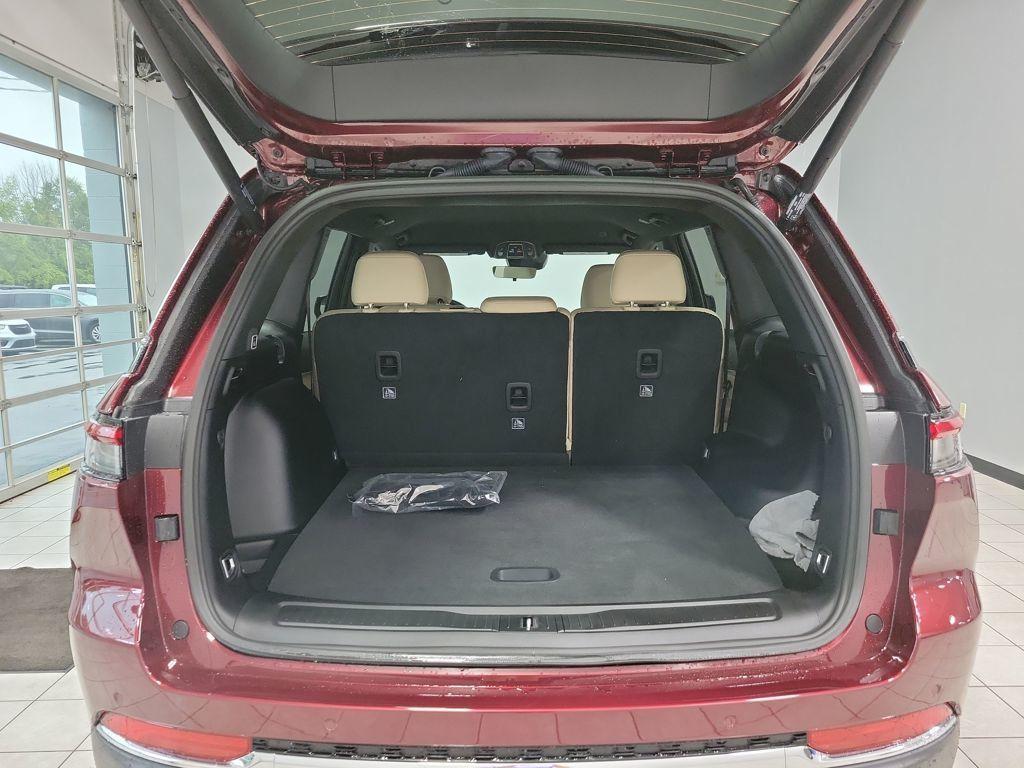 new 2025 Jeep Grand Cherokee car, priced at $41,992