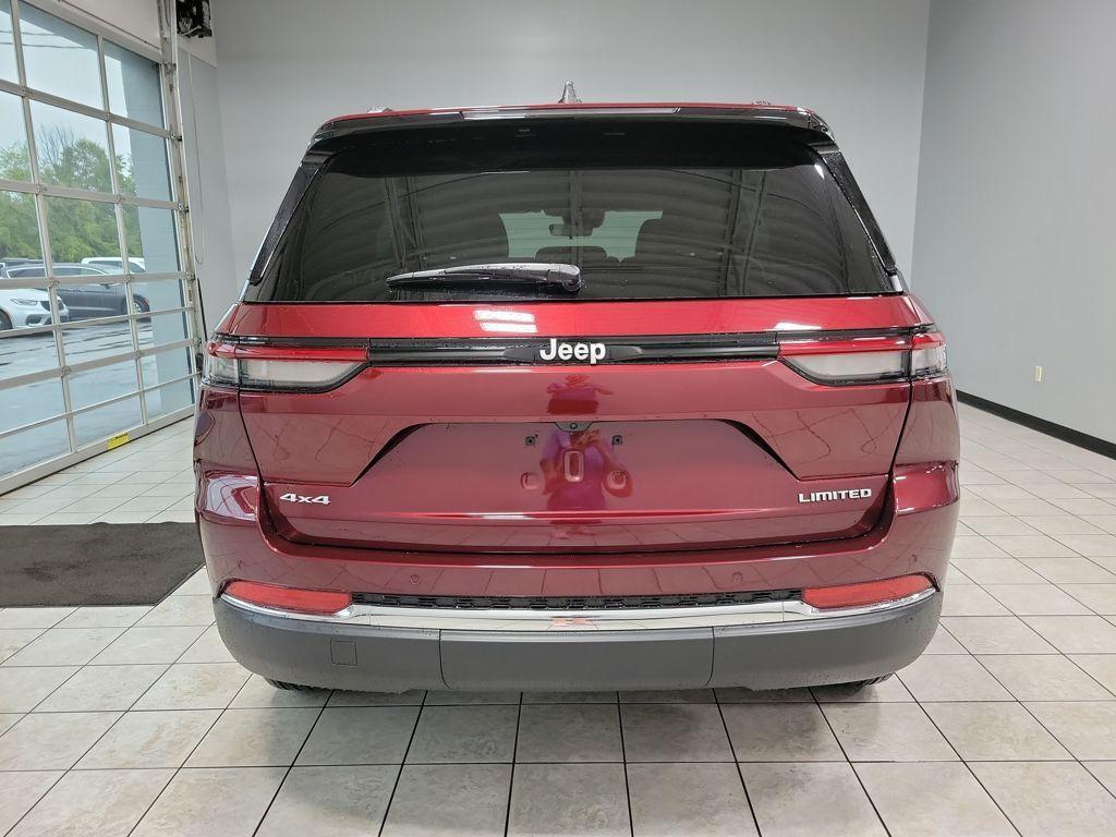 new 2025 Jeep Grand Cherokee car, priced at $41,992