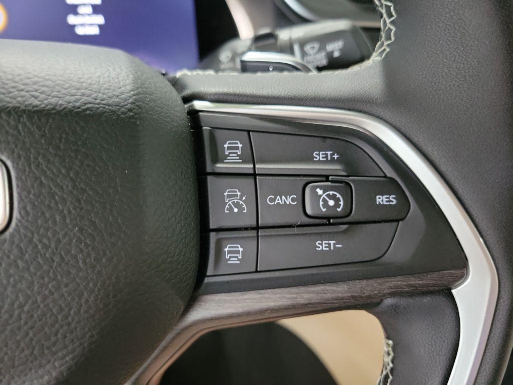 new 2025 Jeep Grand Cherokee car, priced at $41,992