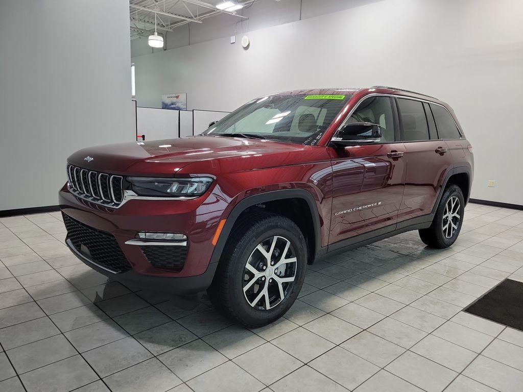 new 2025 Jeep Grand Cherokee car, priced at $41,992