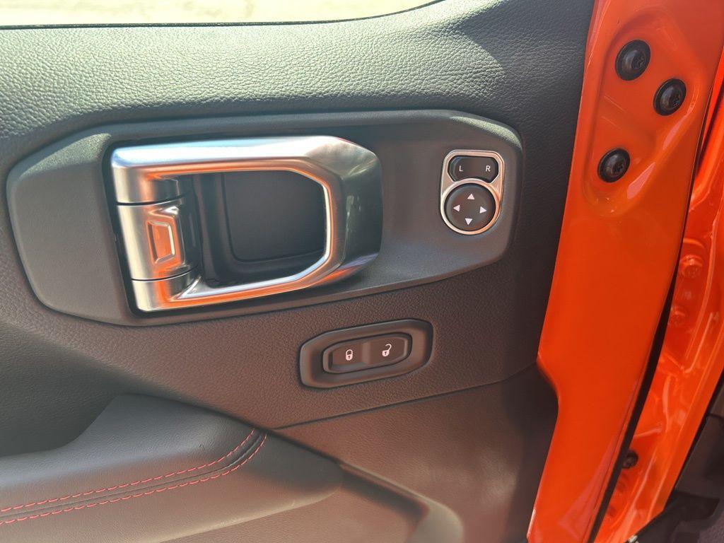 new 2025 Jeep Gladiator car, priced at $54,278