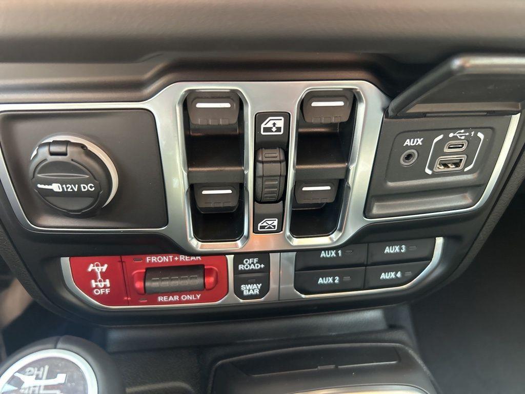 new 2025 Jeep Gladiator car, priced at $54,278